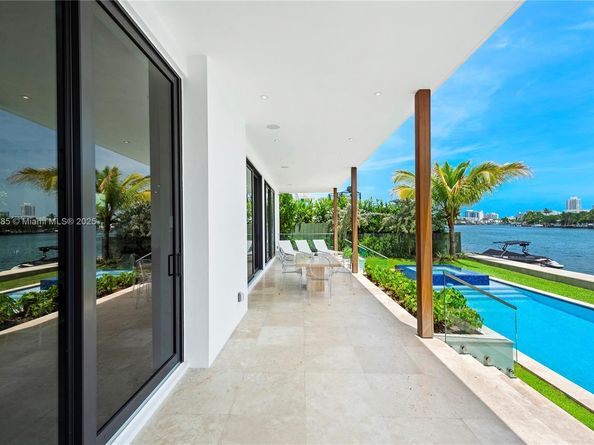 1410 S Biscayne Point Rd, Miami Beach FL 33141