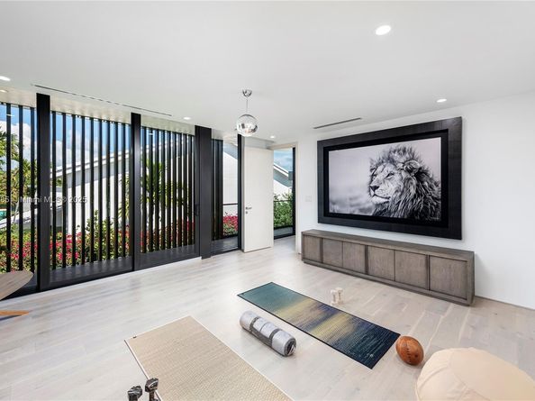 1410 S Biscayne Point Rd, Miami Beach FL 33141
