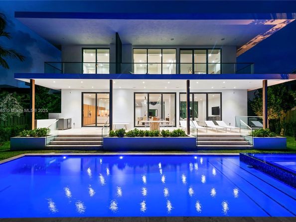 1410 S Biscayne Point Rd, Miami Beach FL 33141