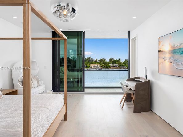 1410 S Biscayne Point Rd, Miami Beach FL 33141