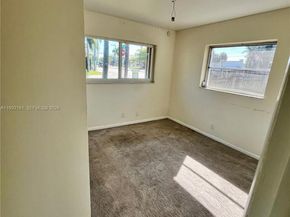 2031 NW 32nd St, Oakland Park FL 33309