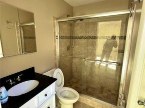 2031 NW 32nd St, Oakland Park FL 33309