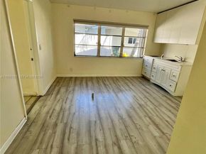 2031 NW 32nd St, Oakland Park FL 33309