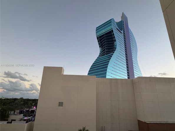 2731 N 72nd Way, Hollywood FL 33024