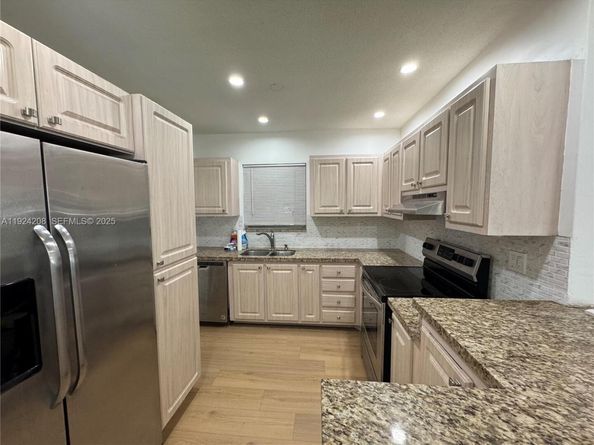 2731 N 72nd Way, Hollywood FL 33024