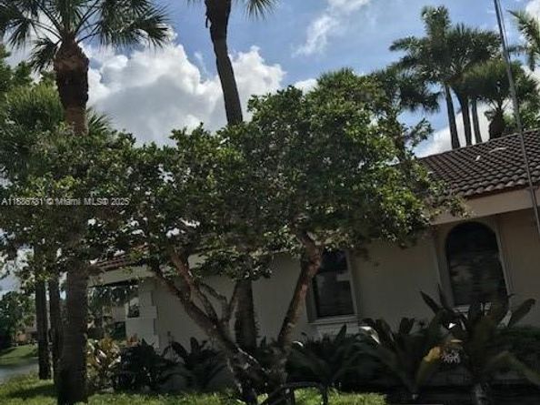 18216 Mediterranean Blvd 119, Hialeah FL 33015