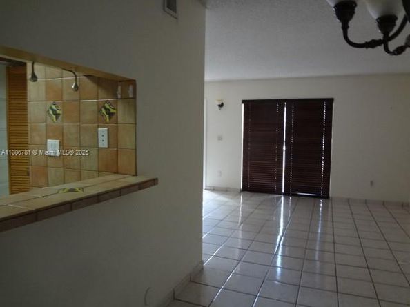 18216 Mediterranean Blvd 119, Hialeah FL 33015