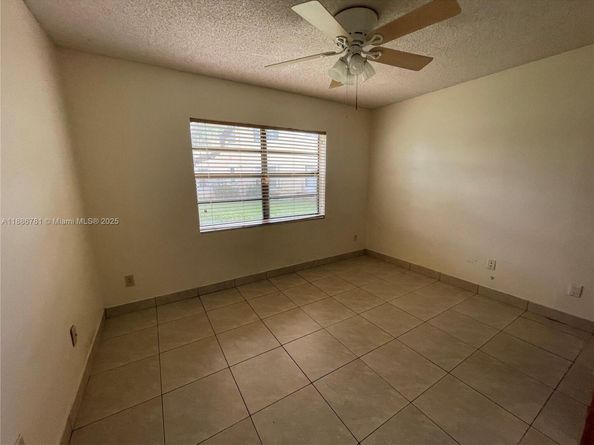18216 Mediterranean Blvd 119, Hialeah FL 33015