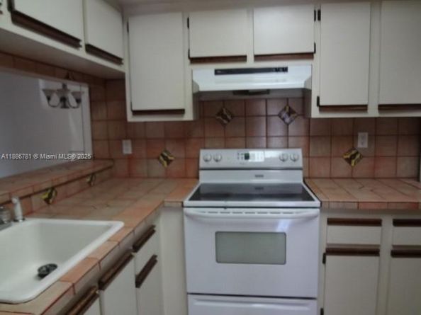 18216 Mediterranean Blvd 119, Hialeah FL 33015