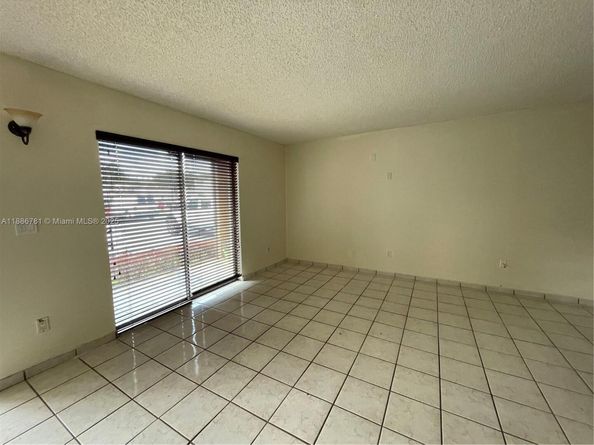 18216 Mediterranean Blvd 119, Hialeah FL 33015