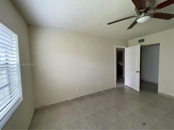 18216 Mediterranean Blvd 119, Hialeah FL 33015
