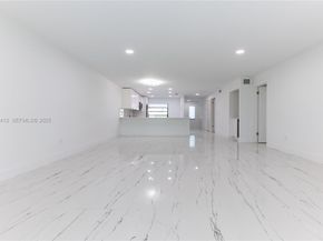 8435 Casa Del Lago 22C, Boca Raton FL 33433