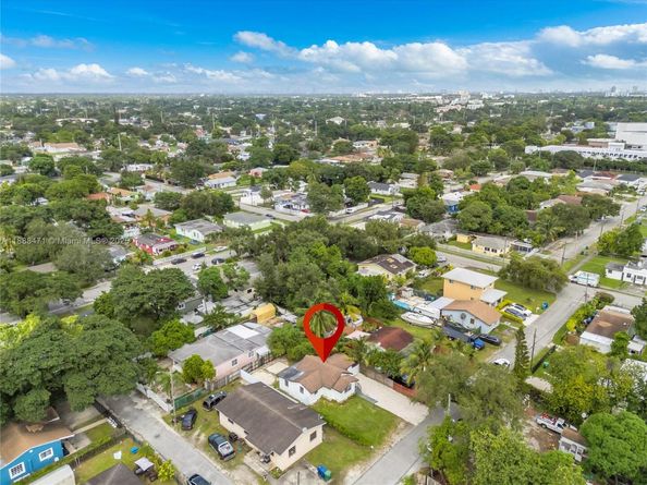 2443 NW 55th St, Miami FL 33142
