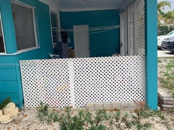 1218 N 24th Ave, Hollywood FL 33020