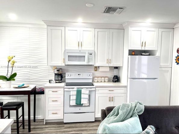 1218 N 24th Ave, Hollywood FL 33020