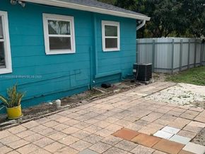 1218 N 24th Ave, Hollywood FL 33020