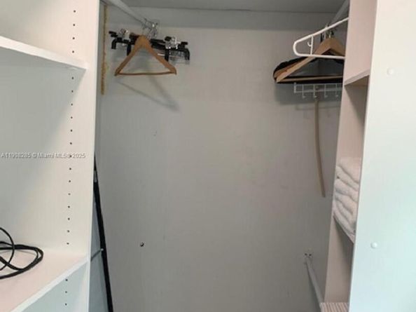 1218 N 24th Ave, Hollywood FL 33020