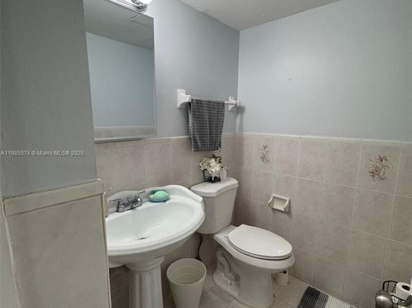 2410 SW 122nd Ct 1, Miami FL 33175