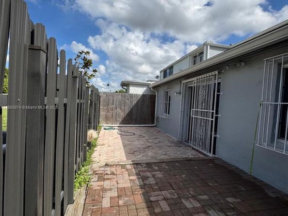2410 SW 122nd Ct 1, Miami FL 33175