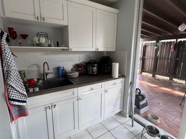 2410 SW 122nd Ct 1, Miami FL 33175