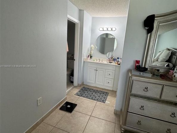 2410 SW 122nd Ct 1, Miami FL 33175