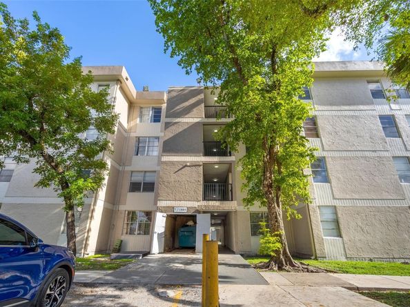 1885 W 56th St 110, Hialeah FL 33012