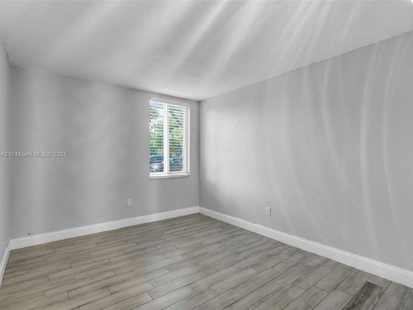 1885 W 56th St 110, Hialeah FL 33012