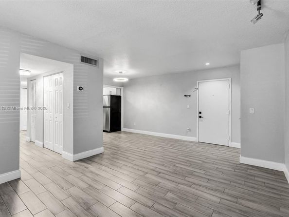 1885 W 56th St 110, Hialeah FL 33012