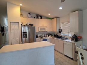 1885 SE 13th St, Homestead FL 33035