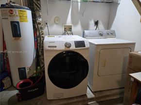 1885 SE 13th St, Homestead FL 33035