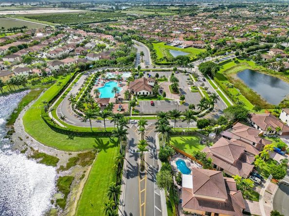 726 SE 37th Pl, Homestead FL 33033