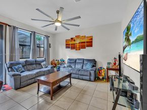726 SE 37th Pl, Homestead FL 33033