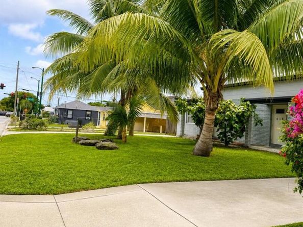 618 49TH Street, West Palm Beach FL 33407