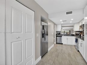 4283 S Pine Island Rd, Davie FL 33328