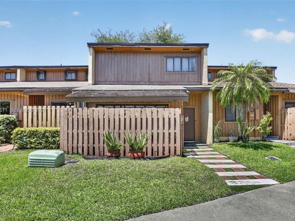 4283 S Pine Island Rd, Davie FL 33328