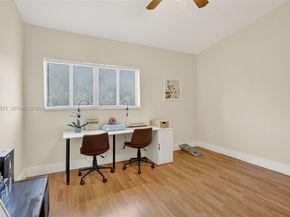 4283 S Pine Island Rd, Davie FL 33328