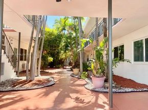 8040 Tatum Waterway Dr 5, Miami Beach FL 33141