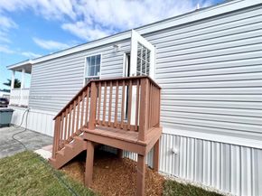 3210 Royal Palm Ct, Dania Beach FL 33312