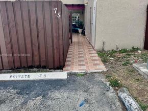 15645 SW 82nd Cir Ln 75, Miami FL 33193