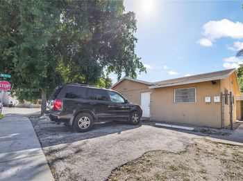 2512 NW 9th Pl