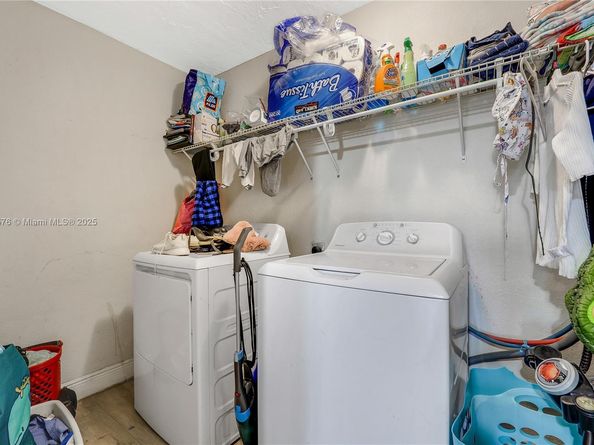 2512 NW 9th Pl, Fort Lauderdale FL 33311
