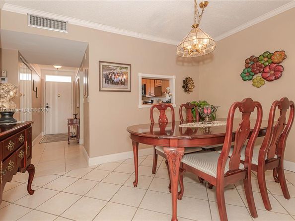 2991 NW 46th Ave 210, Lauderdale Lakes FL 33313