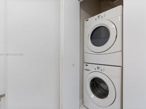 690 SW 1st Ct 1517, Miami FL 33130