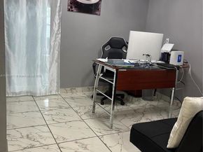 821 E 13th St, Hialeah FL 33010