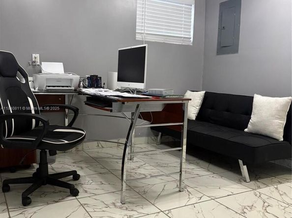 821 E 13th St, Hialeah FL 33010