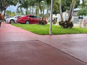 821 E 13th St, Hialeah FL 33010