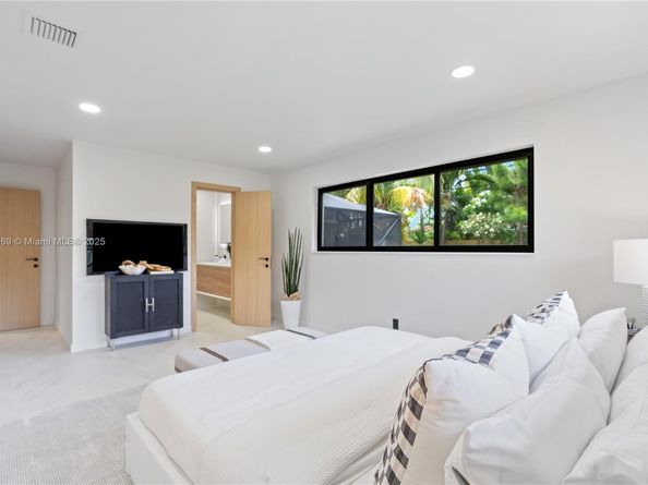 2020 NE 54th, Fort Lauderdale FL 33308