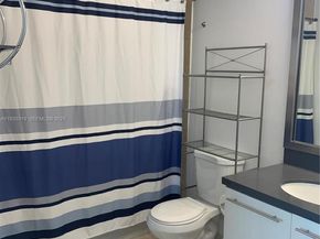 90 SW 3rd St 1211, Miami FL 33130