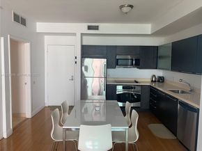 90 SW 3rd St 1211, Miami FL 33130