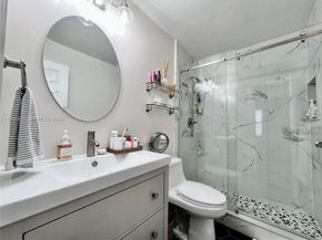 10019 Winding Lake Rd 202, Sunrise FL 33351